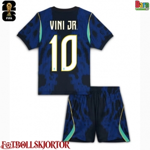 Brasilien Vinicius Junior #10 Borta Kläder Barn VM 2026 Kortärmad (+ Korta byxor)